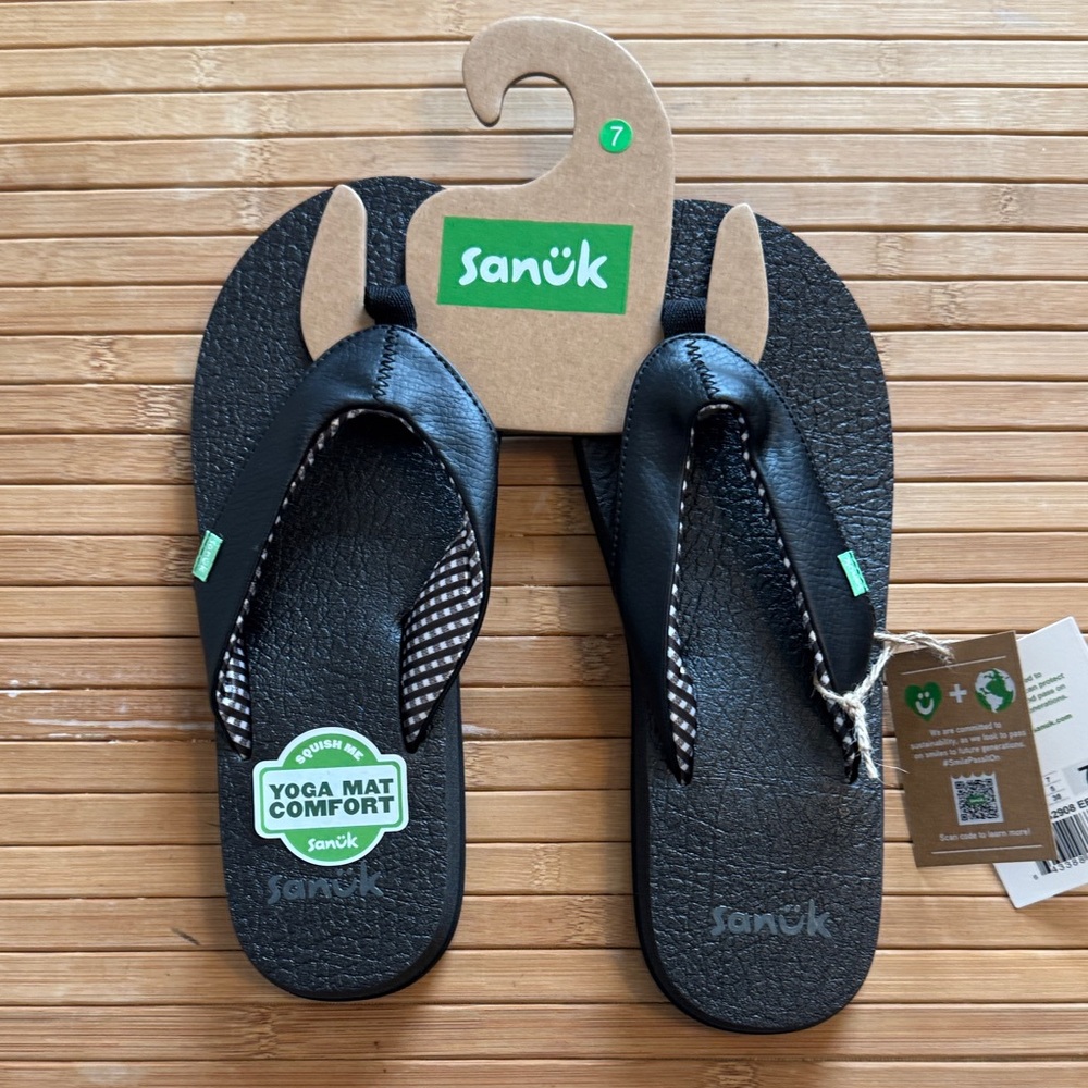 Sanuk Black Flip Flops with Patterned Lining